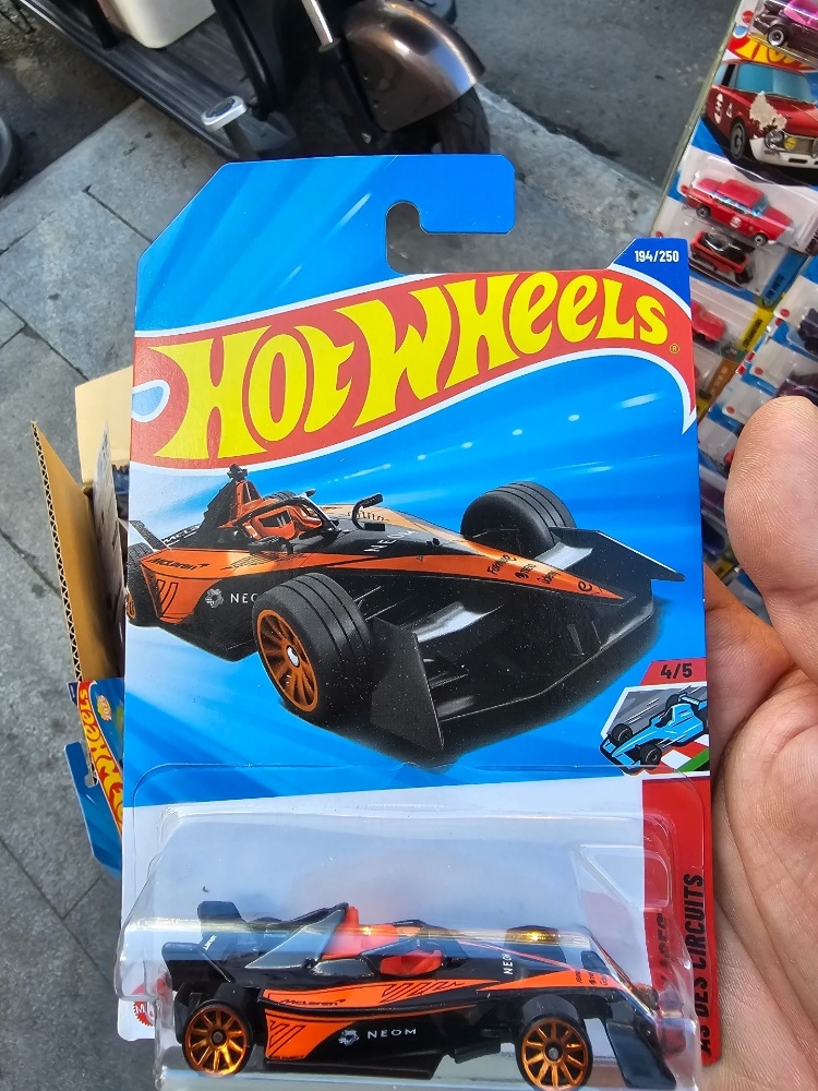 New Hot Wheels 2025 N Case, Po - огляд і ціна Hot Wheels Car Mainline